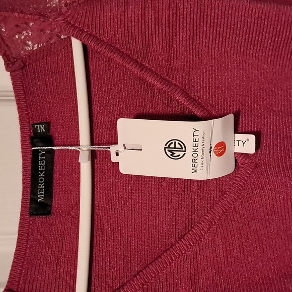 Women's Pink Sweater with Lace Sleeves. Size XL - Picture 2 of 3